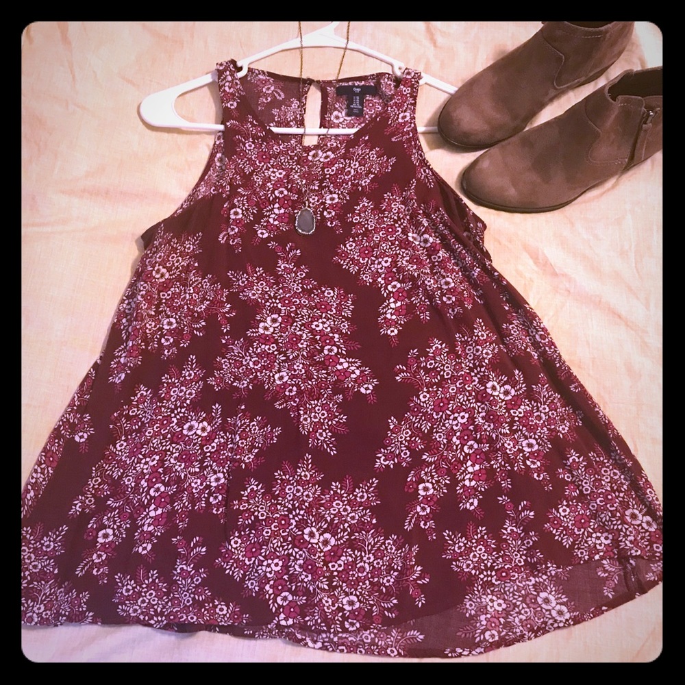 Gap high neck tank. Available for 3 for $15 Bundle